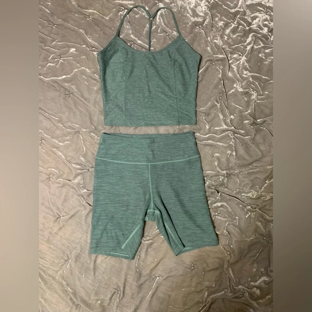 Victory Secret Two Piece Athletic Set. Size Small - Picture 11 of 11